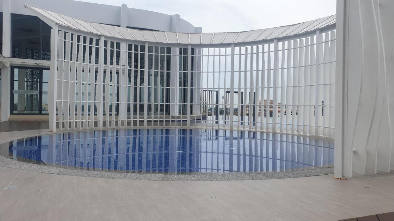 Prestige Troika Luxury Stay Kota Bharu Ngoại thất bức ảnh